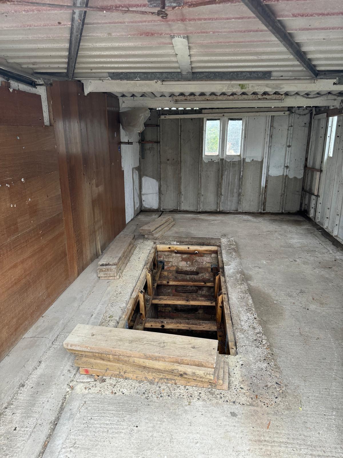 18 CLIVE ROAD GARAGE INTERNAL OF GARAGE SHOWING PIT - Thanet Storage Units